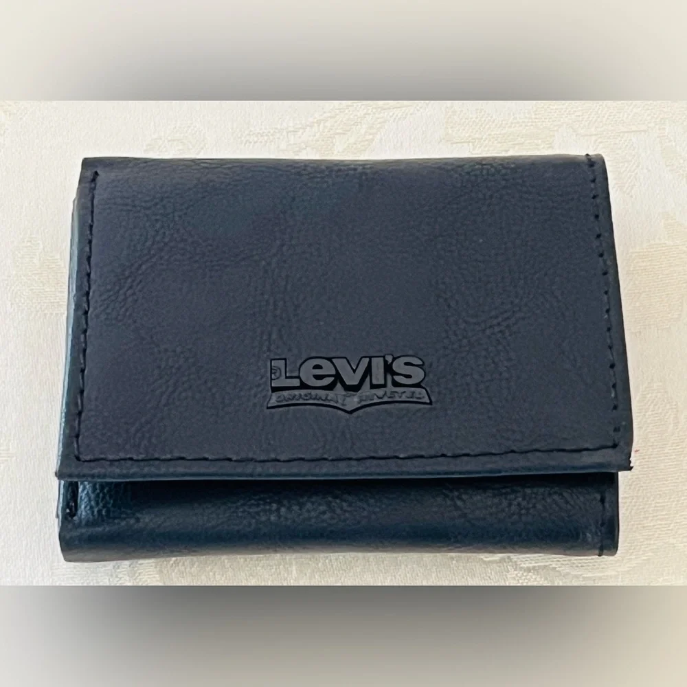 Levi's Men's Trifold Leather Wallet Black RFID Blocking Security Wallet NWT